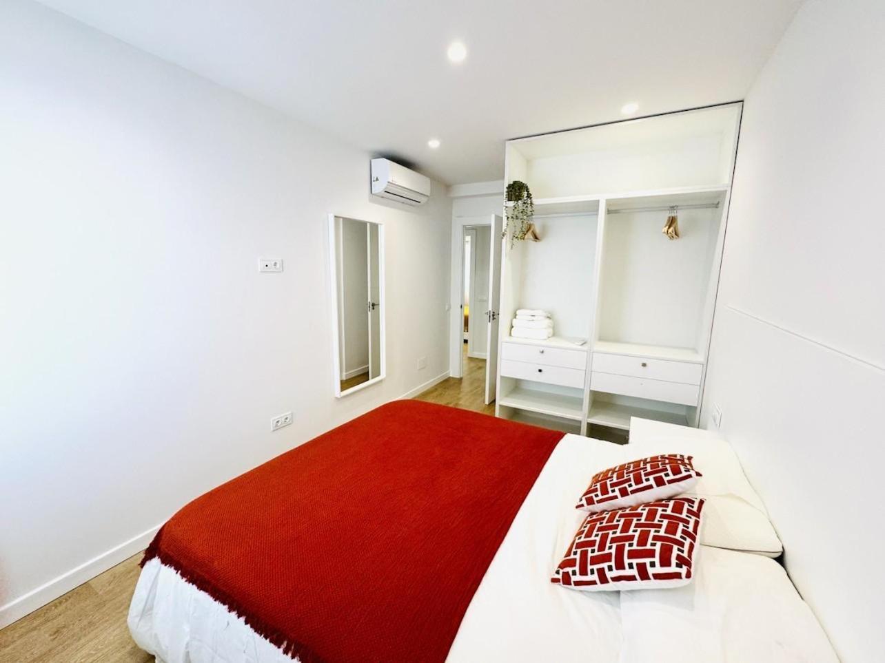 Family Apartment In The Malaga City Center Exteriör bild