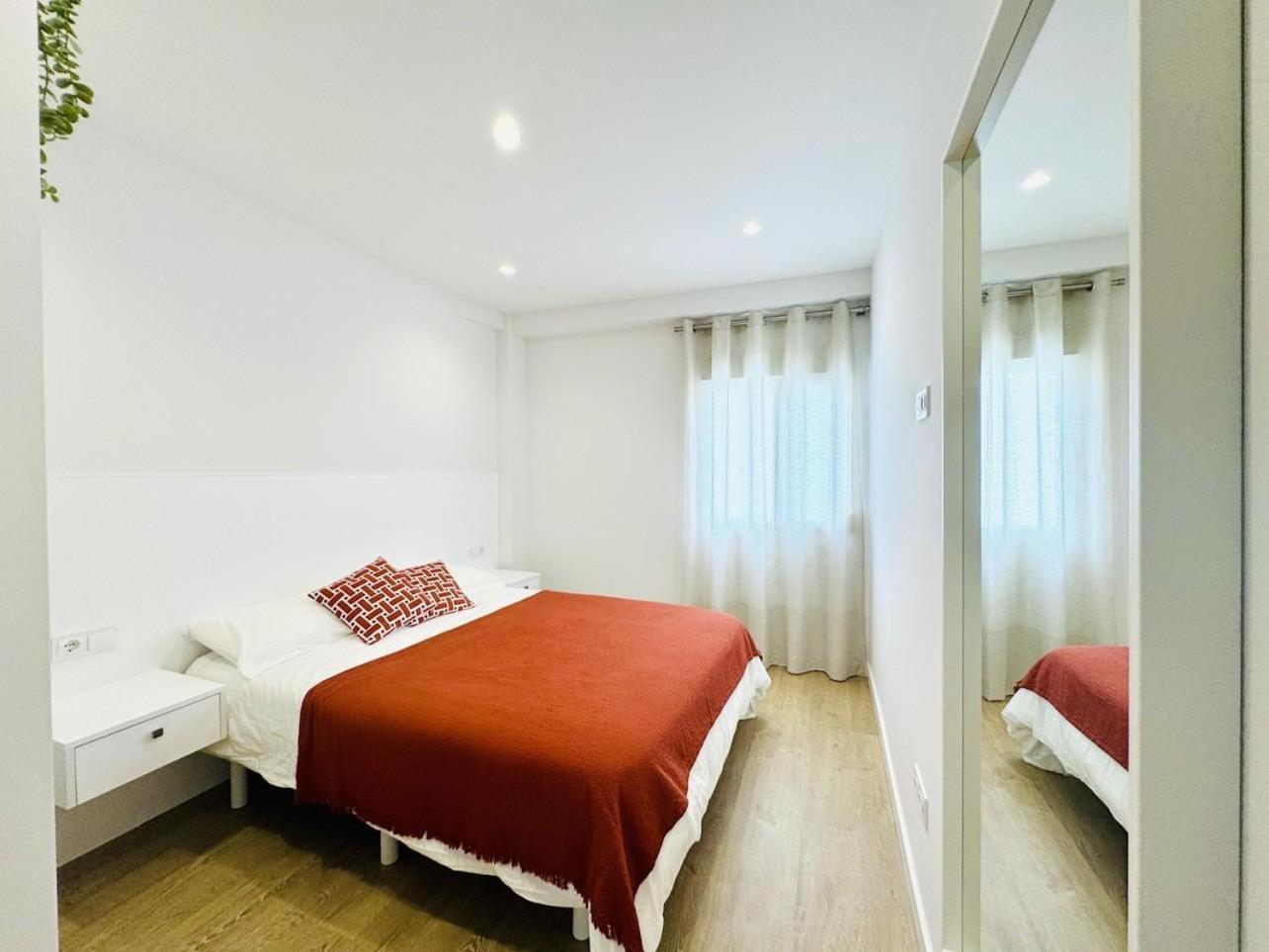 Family Apartment In The Malaga City Center Exteriör bild