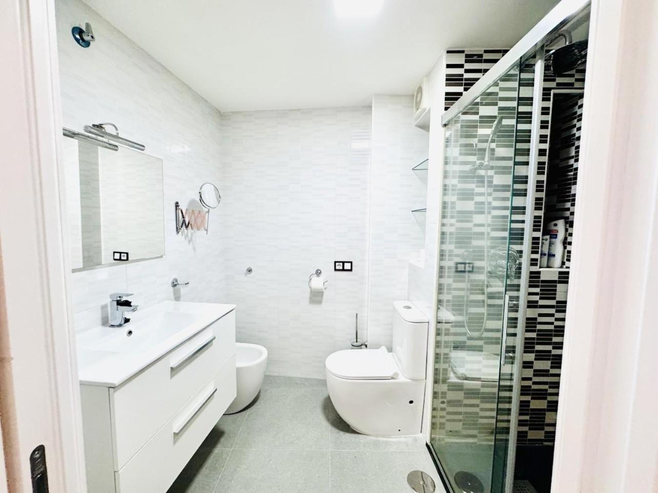 Family Apartment In The Malaga City Center Exteriör bild